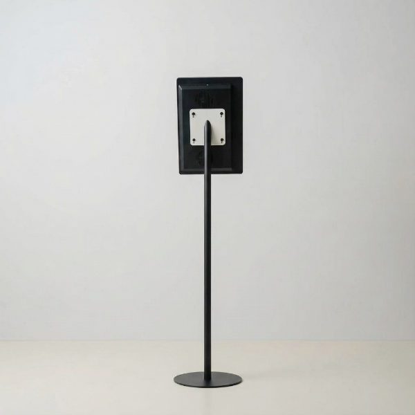 USB挿入だけスチール製ワンポールスタンド電子ペーパーサイネージ 15.6インチ TSTV-S15