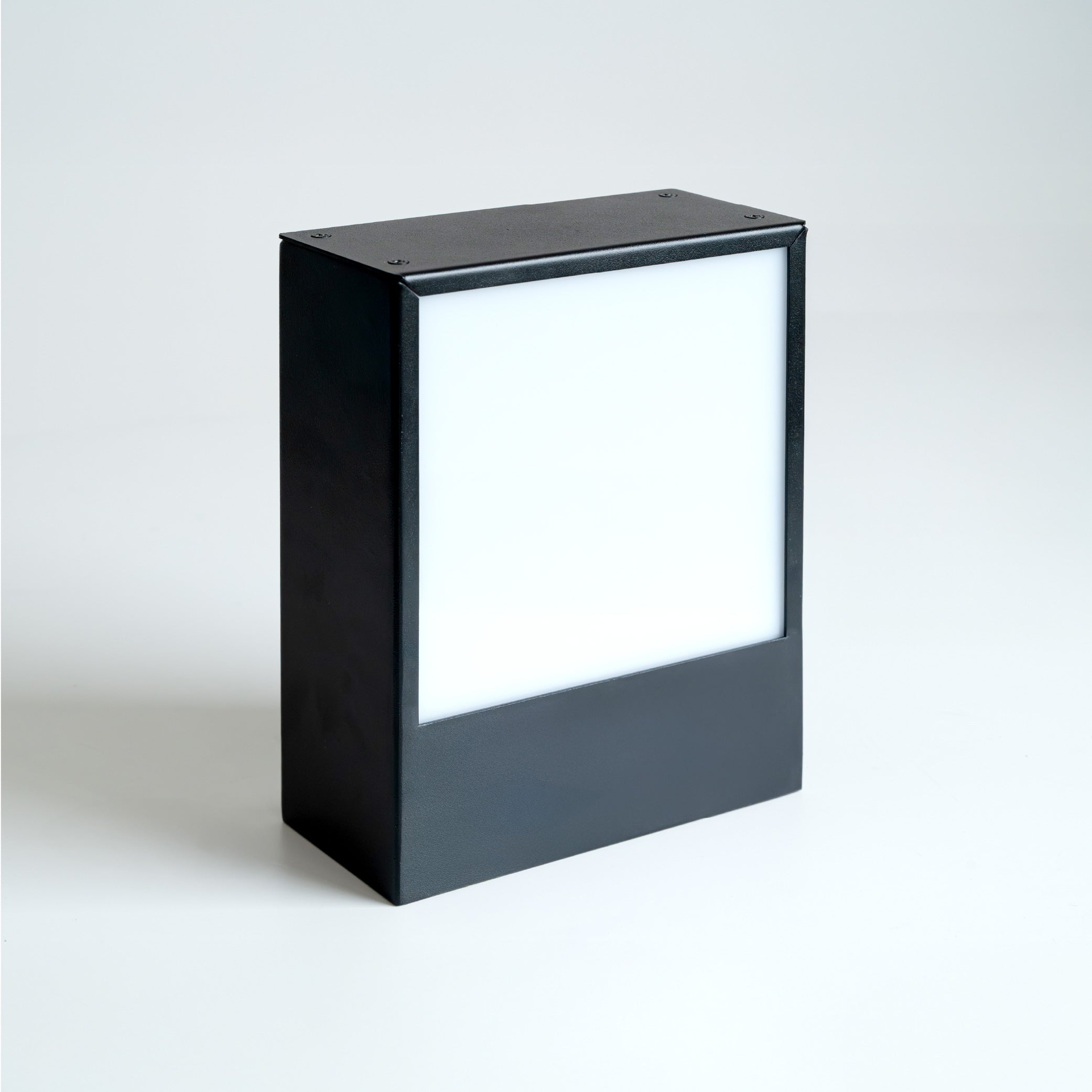 縁ありやわらかな光で視線を集めるライト・サイン LIGHT BOX サインCLBN-250