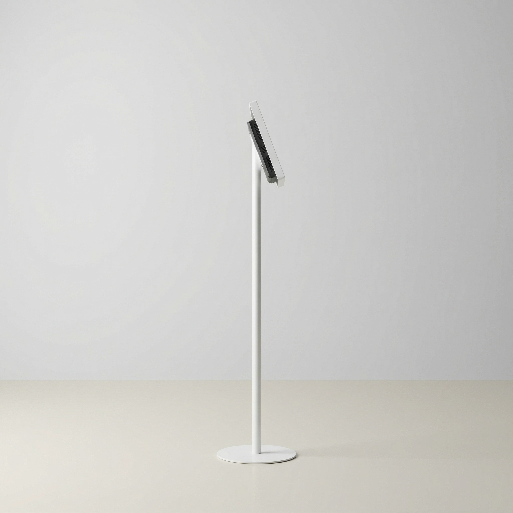 USB挿入だけスチール製ワンポールスタンド電子ペーパーサイネージ 15.6インチ TSTV-S15