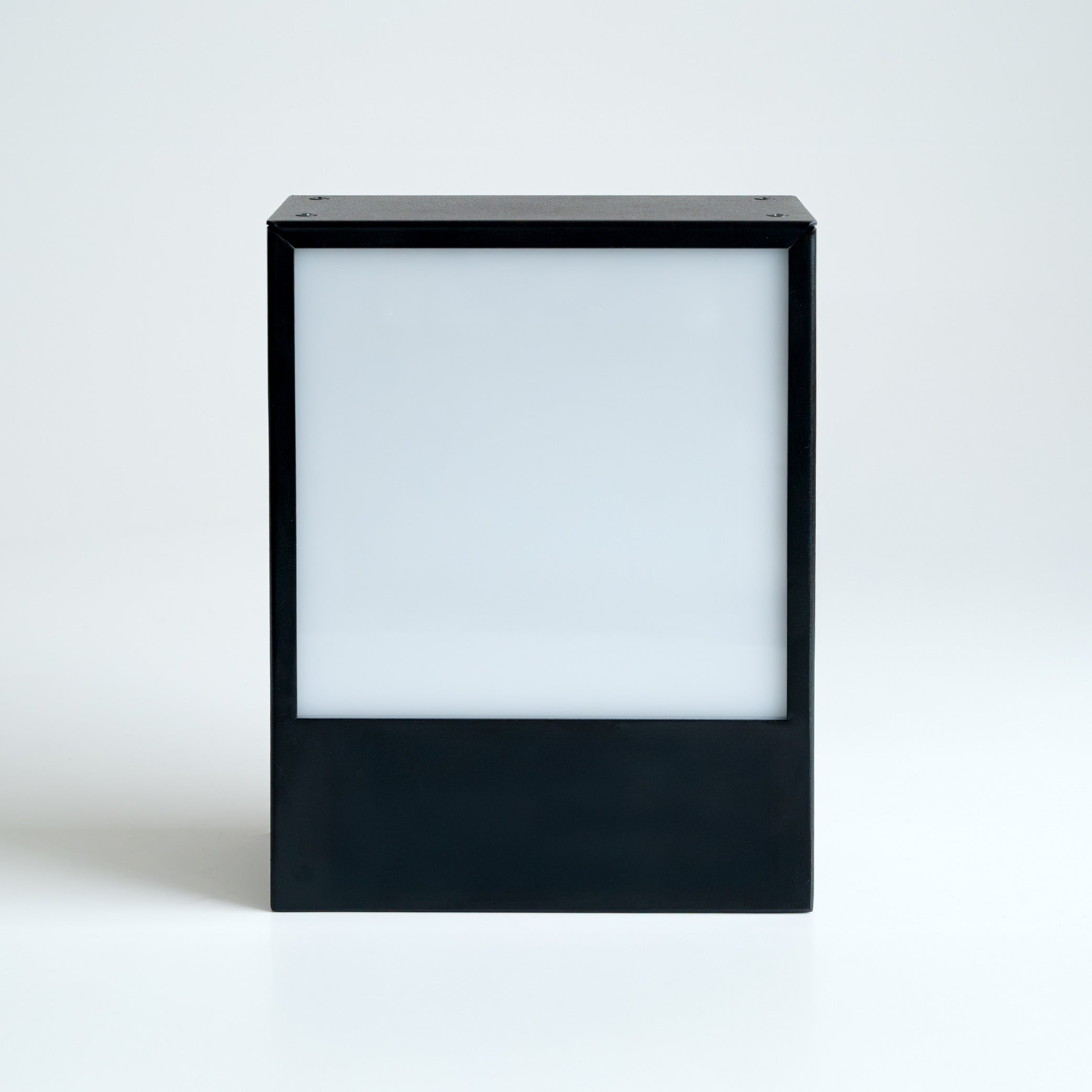 縁ありやわらかな光で視線を集めるライト・サイン LIGHT BOX サインCLBN-250
